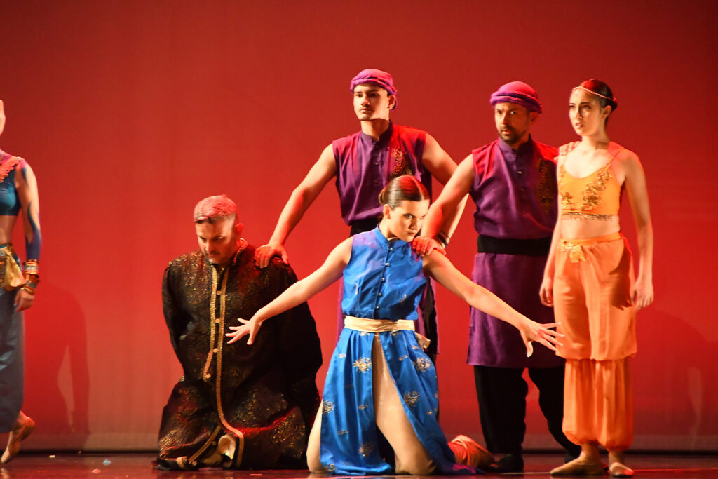 Στιγμιότυπο από την παράσταση χορού "Jasmine" by Ballet Arts 2023.